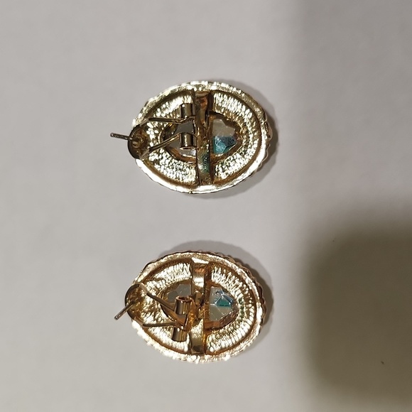 Bright green bling earrings pierced - Picture 3 of 6